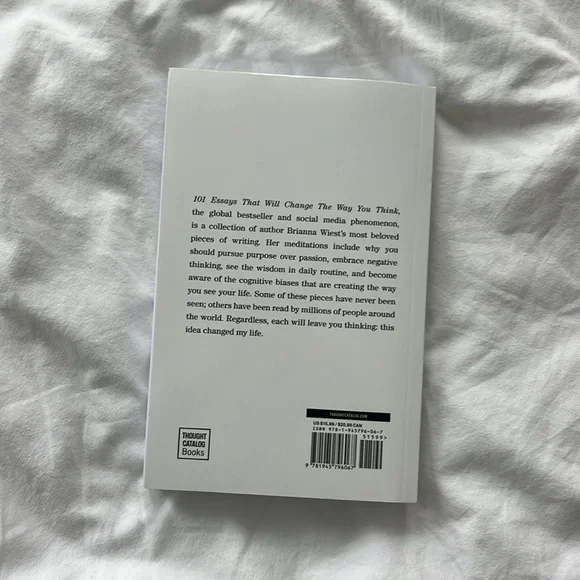 101 Essays that will Change the Way You Think by Brianna Wiest - Picture 2 of 3